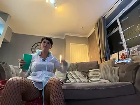 Snapshot of backdoorgalore4you chatting on 12-21-25, 09:33 backdoorgalore4you online show from 12-21-25, 09:33