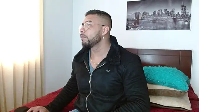 Snapshot of AntonyDAngelo25 chatting on 11-16-25, 08:14 AntonyDAngelo25 online show from 11-16-25, 08:14