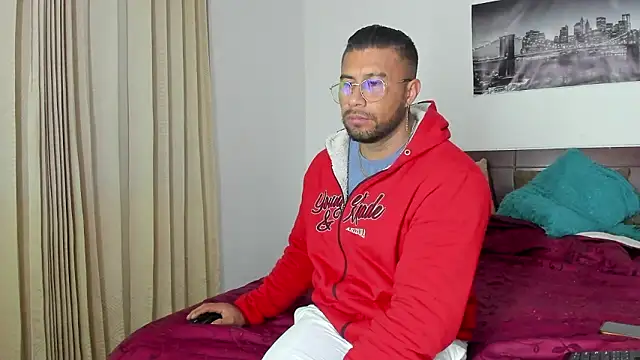 Snapshot of AntonyDAngelo25 chatting on 03-10-26, 02:16 AntonyDAngelo25 online show from 03-10-26, 02:16