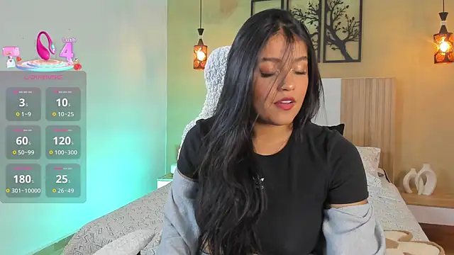 Camila Bustamante online show from 10-07-25, 03:09