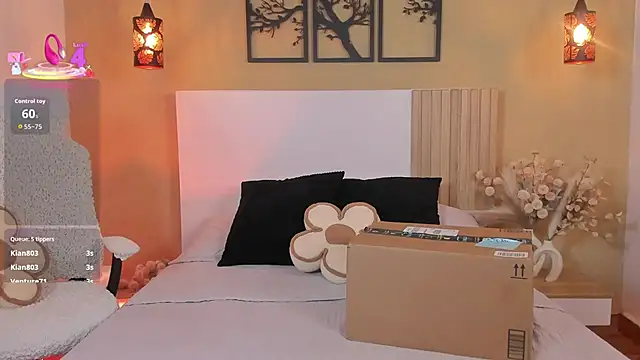 Camila Bustamante online show from 11-12-25, 06:19