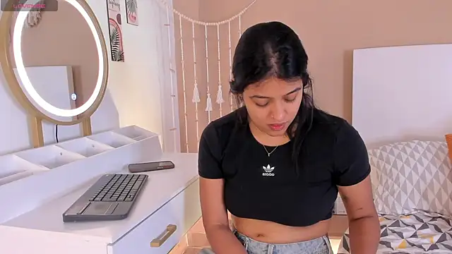 Camila Bustamante online show from 07-04-26, 04:13