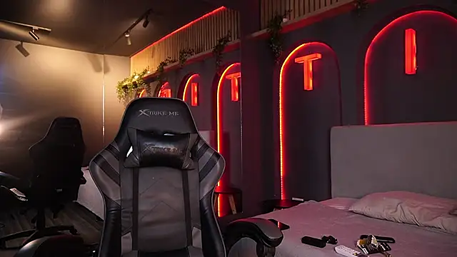 Thiago Valente online show from 04-20-26, 01:14