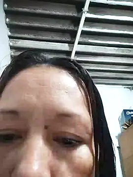 Snapshot of marinita13 chatting on 09-12-25, 02:44 marinita13 online show from 09-12-25, 02:44