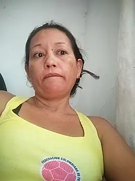 Snapshot of marinita13 chatting on 09-12-25, 03:23 marinita13 online show from 09-12-25, 03:23