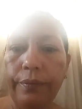 Snapshot of marinita13 chatting on 10-16-25, 01:34 marinita13 online show from 10-16-25, 01:34