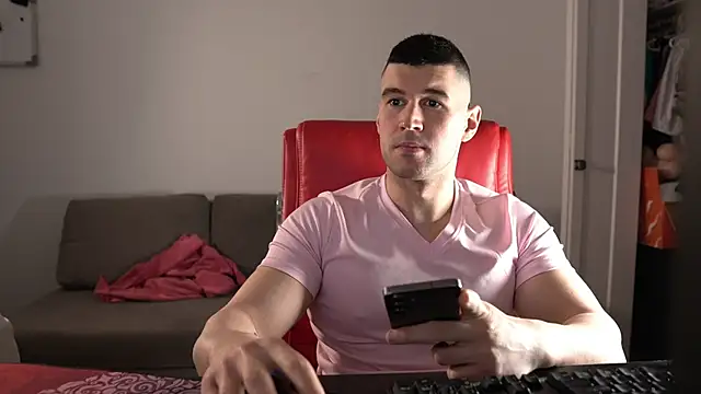 Sand0w online show from 04-22-26, 11:50