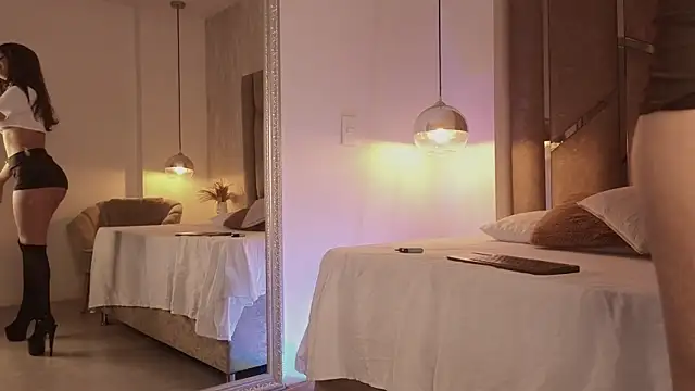 scarlethlux online show from 10-24-25, 04:53