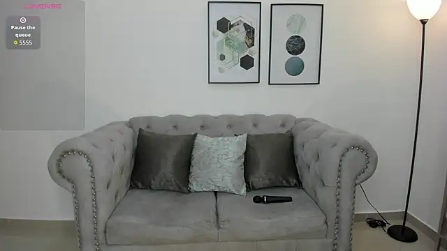 Snapshot of July_Adams chatting on 05-18-26, 04:07 July Adams online show from 05-18-26, 04:07