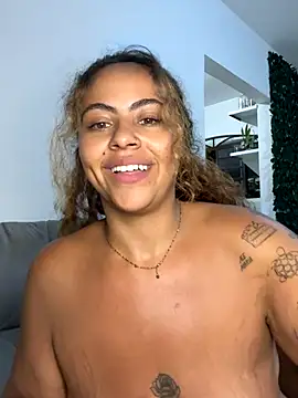 Snapshot of Chloe_Leaozinho chatting on 11-02-25, 04:48 Chloe Leaozinho online show from 11-02-25, 04:48