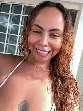 Snapshot of Chloe_Leaozinho chatting on 11-02-25, 06:32 Chloe Leaozinho online show from 11-02-25, 06:32