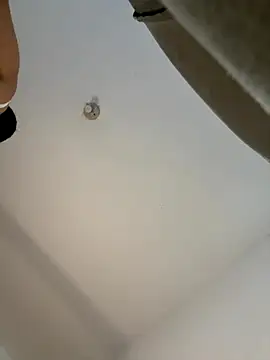 Snapshot of Chloe_Leaozinho chatting on 11-10-25, 09:25 Chloe Leaozinho online show from 11-10-25, 09:25