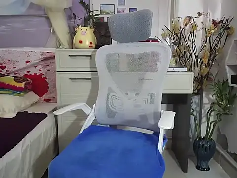 lyly asian online show from 11-11-25, 12:49