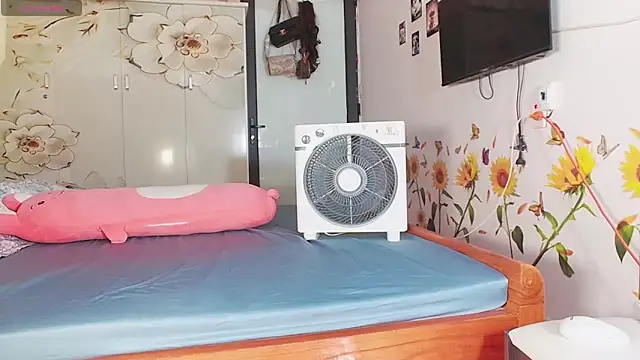 lyly asian online show from 04-24-26, 12:57