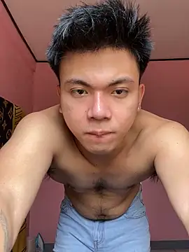 Snapshot of JerichoGutierez chatting on 05-14-26, 04:30 JerichoGutierez online show from 05-14-26, 04:30