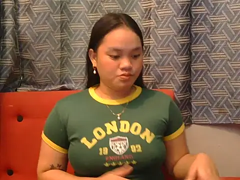 Snapshot of prettykrysgirl chatting on 06-25-26, 08:08 prettykrysgirl online show from 06-25-26, 08:08