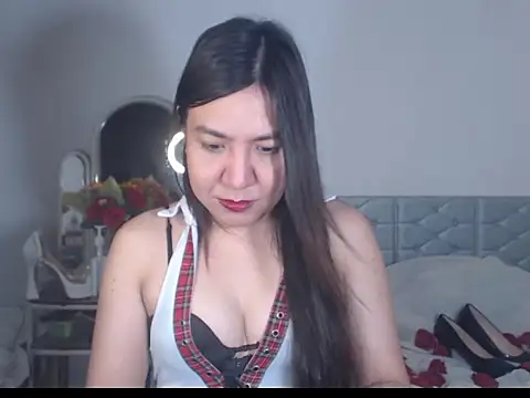 Snapshot of stellahugeX chatting on 09-10-25, 03:06 stellahugeX online show from 09-10-25, 03:06