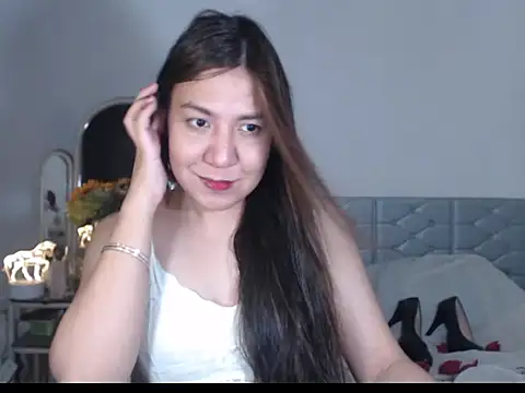 Snapshot of stellahugeX chatting on 10-11-25, 03:54 stellahugeX online show from 10-11-25, 03:54