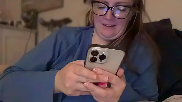 Snapshot of PefectNipz chatting on 11-06-25, 12:33 PefectNipz online show from 11-06-25, 12:33