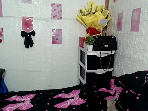 Snapshot of Shamcysupsup chatting on 11-03-25, 11:00 Shamcysupsup online show from 11-03-25, 11:00