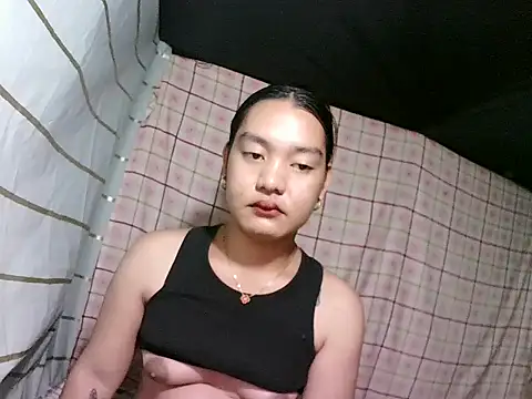 Snapshot of asian_janella chatting on 10-15-25, 05:24 asian janella online show from 10-15-25, 05:24