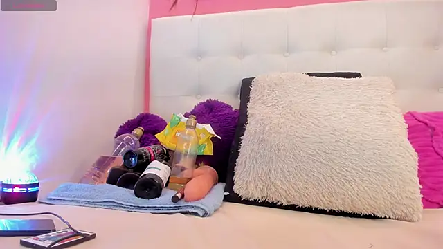 Willow Wright online show from 09-30-25, 01:38