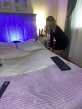 juliana-mancini online show from 04-19-26, 04:39