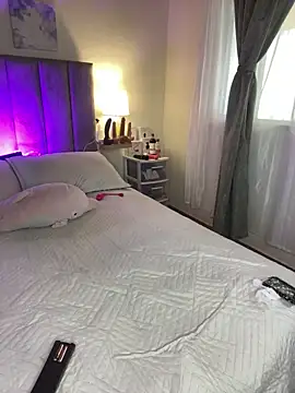 juliana-mancini online show from 04-23-26, 04:09