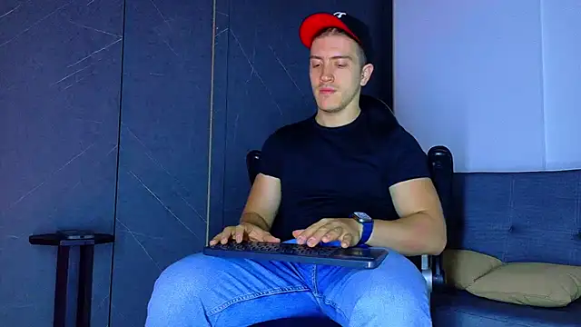 Snapshot of ALANNFERRER chatting on 02-02-26, 10:14 ALANNFERRER online show from 02-02-26, 10:14