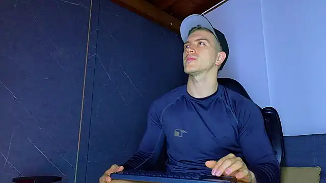 Snapshot of ALANNFERRER chatting on 02-08-26, 10:07 ALANNFERRER online show from 02-08-26, 10:07