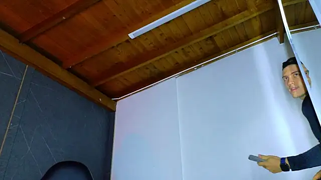 Snapshot of ALANNFERRER chatting on 02-11-26, 10:09 ALANNFERRER online show from 02-11-26, 10:09