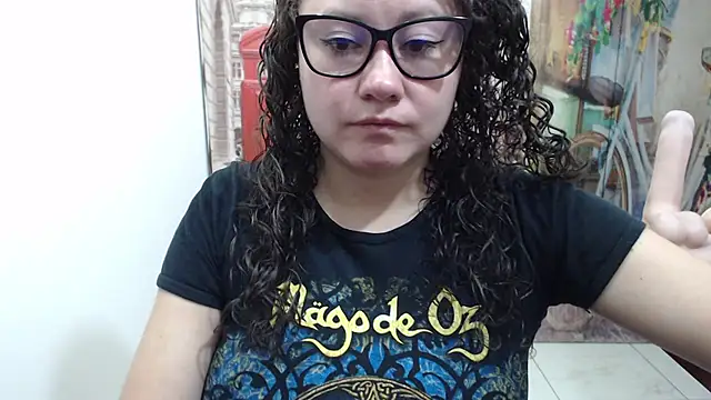 Snapshot of greeneyes_nurse chatting on 11-11-25, 08:09 greeneyes nurse online show from 11-11-25, 08:09