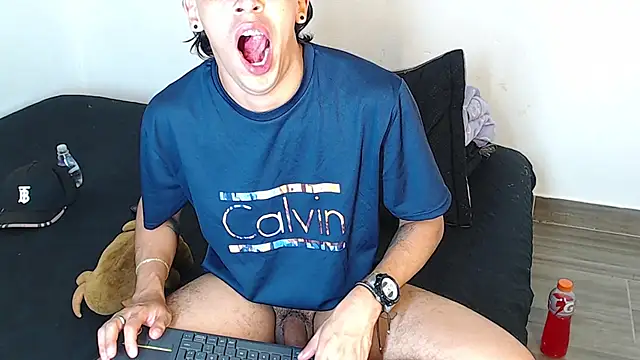 Snapshot of Robisson_zack chatting on 09-29-25, 08:19 Robisson zack online show from 09-29-25, 08:19