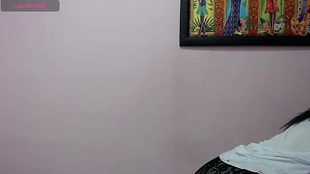 Snapshot of pameclaus chatting on 12-15-25, 09:08 pameclaus online show from 12-15-25, 09:08