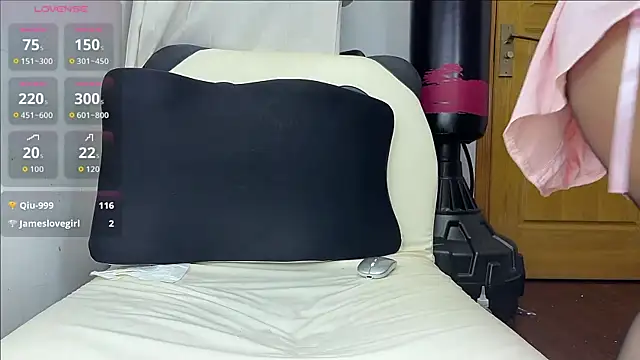 Snapshot of Stella-999 chatting on 10-18-25, 06:41 Stella-999 online show from 10-18-25, 06:41