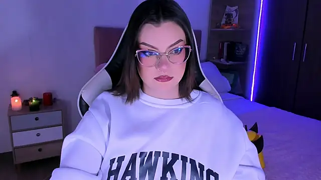 OphelianaRose33 online show from 11-17-25, 08:03