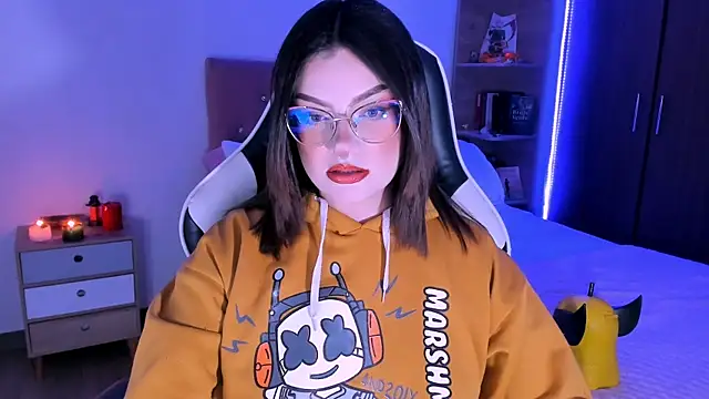 OphelianaRose33 online show from 11-22-25, 10:53