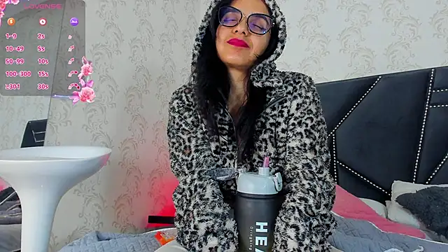 Snapshot of white_leti chatting on 11-26-25, 10:22 white leti online show from 11-26-25, 10:22