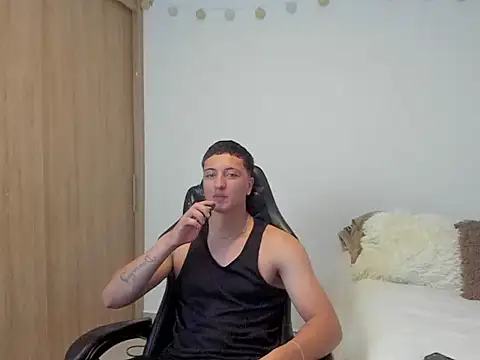 Snapshot of broly_becker chatting on 11-07-25, 01:38 broly becker online show from 11-07-25, 01:38