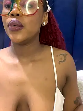 Snapshot of ItsMsBankss02 chatting on 09-10-25, 10:10 ItsMsBankss02 online show from 09-10-25, 10:10