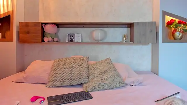 Emilly Beaumont online show from 03-26-26, 01:28