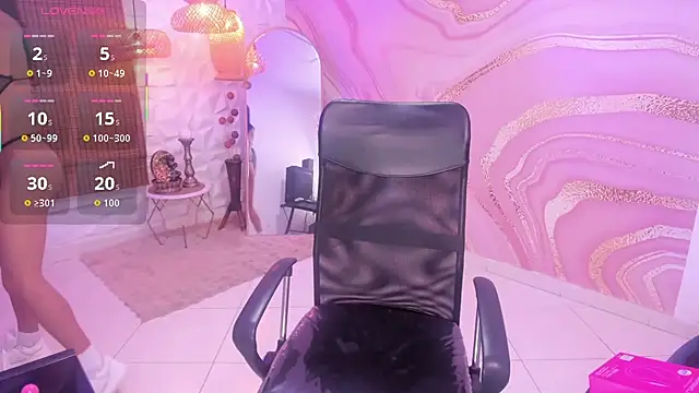 Snapshot of keytinthomson_ chatting on 10-24-25, 04:36 keytinthomson online show from 10-24-25, 04:36