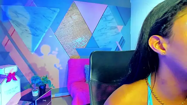 Snapshot of keytinthomson_ chatting on 10-27-25, 08:24 keytinthomson online show from 10-27-25, 08:24