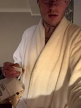 FullTattooBoy online show from 12-17-25, 04:40