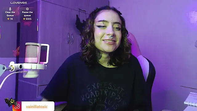 Snapshot of vainilla_doll chatting on 12-03-25, 11:14 vainilla doll online show from 12-03-25, 11:14