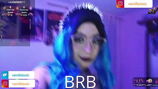 Snapshot of vainilla_doll chatting on 12-16-25, 01:21 vainilla doll online show from 12-16-25, 01:21