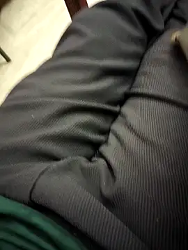 Snapshot of Yourslovingdick chatting on 09-18-25, 10:12 Yourslovingdick online show from 09-18-25, 10:12