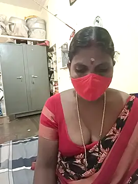 Snapshot of Nrl69 chatting on 10-31-25, 04:24 Nrl69 online show from 10-31-25, 04:24