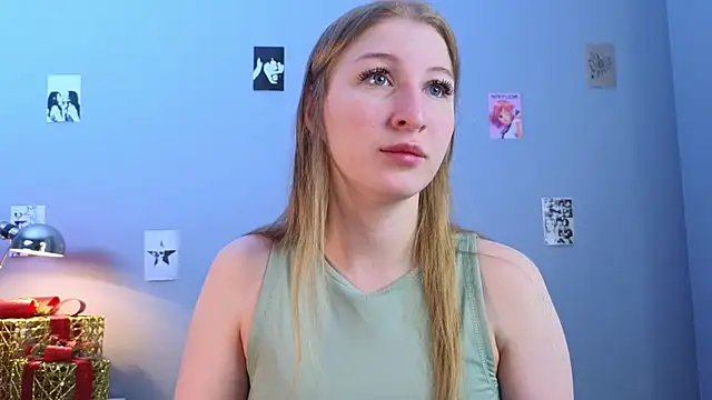 Snapshot of LorettaGladman chatting on 12-14-25, 04:07 LorettaGladman online show from 12-14-25, 04:07