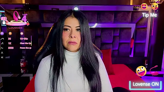 Aniajoness  online show from 12-23-25, 03:48